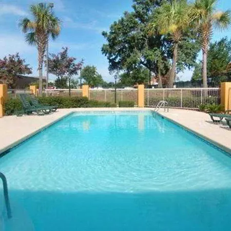 Homegate Inn & Suites 
